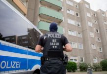 Almanya’da Hitler’e sempati duyan 29 polis askıya alındı