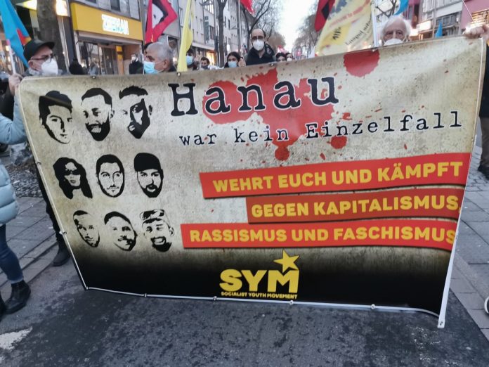 Hanau katliamının birinci yıl dönümünde Almanya’nın bir çok yerinde eylemler düzenlenerek ırkçı katliam lanetlendi