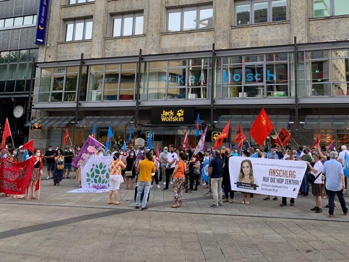 Katledilen Deniz Poyraz için Stuttgart’ta miting