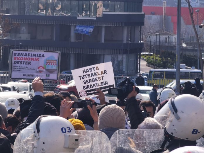 ATK önünde yapılmak istenen nöbete polis saldırdı, çok sayıda kişi gözaltına alındı