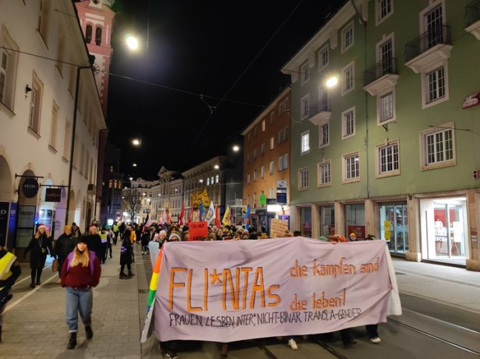 Innsbruck’da Uluslararası Kadına Yönelik Şiddete Karşı Mücadele Günü’nde Yürüyüş Yapıldı!