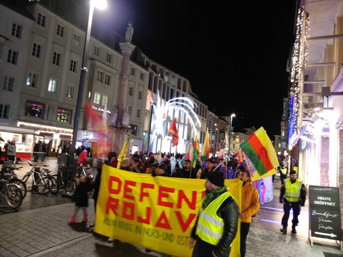 TC ordusunun Güney ve Batı Kürdistan’ı hedef alan hava saldırısı Avusturya Innsbruck’da Protesto edildi!