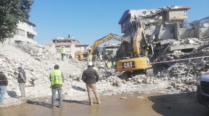 Depremlerde yaşamını yitirenlerin sayısı 44 bin 374 kişiye yükseldi